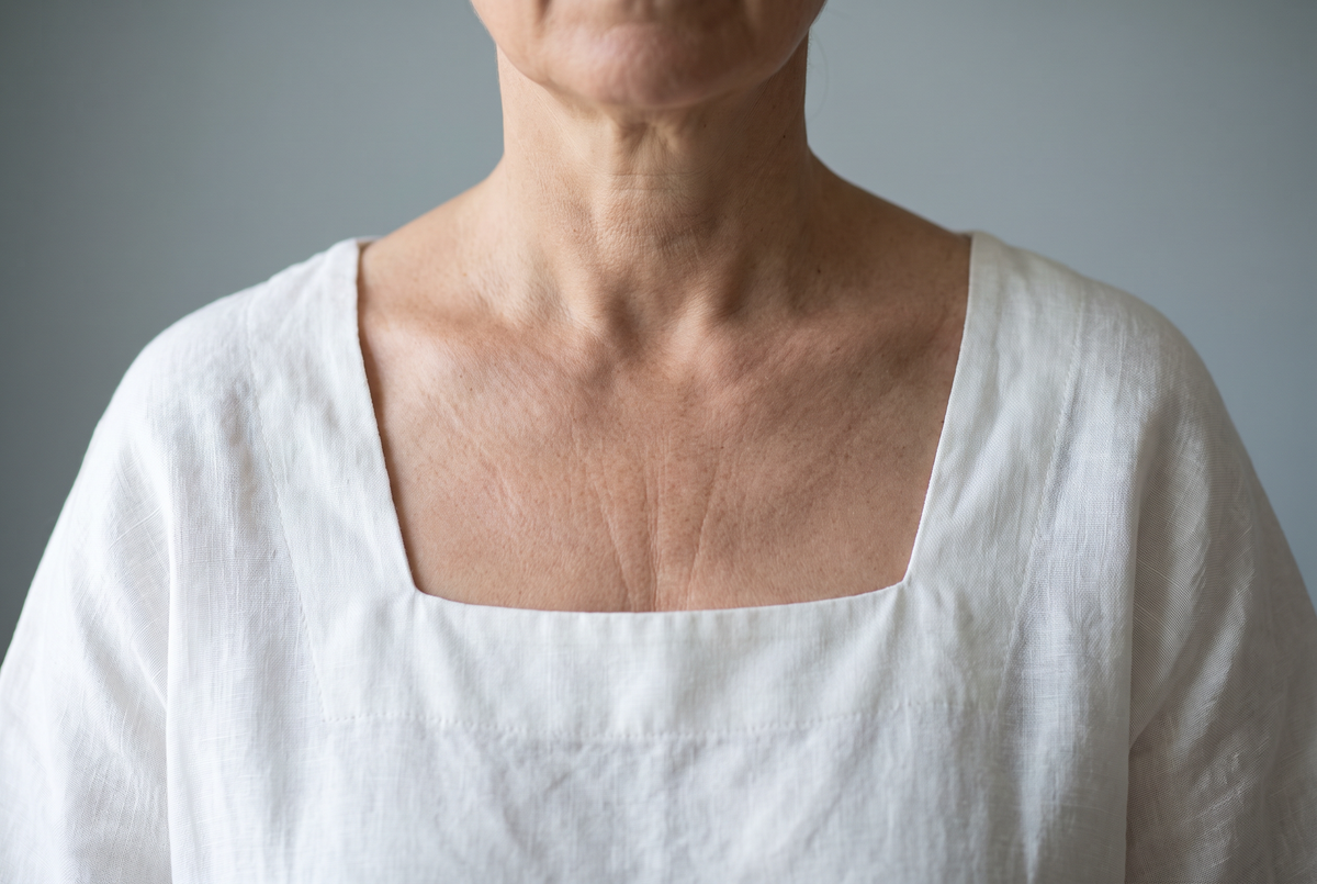 Prima: décolleté meno tonico. Immagine illustrativa.